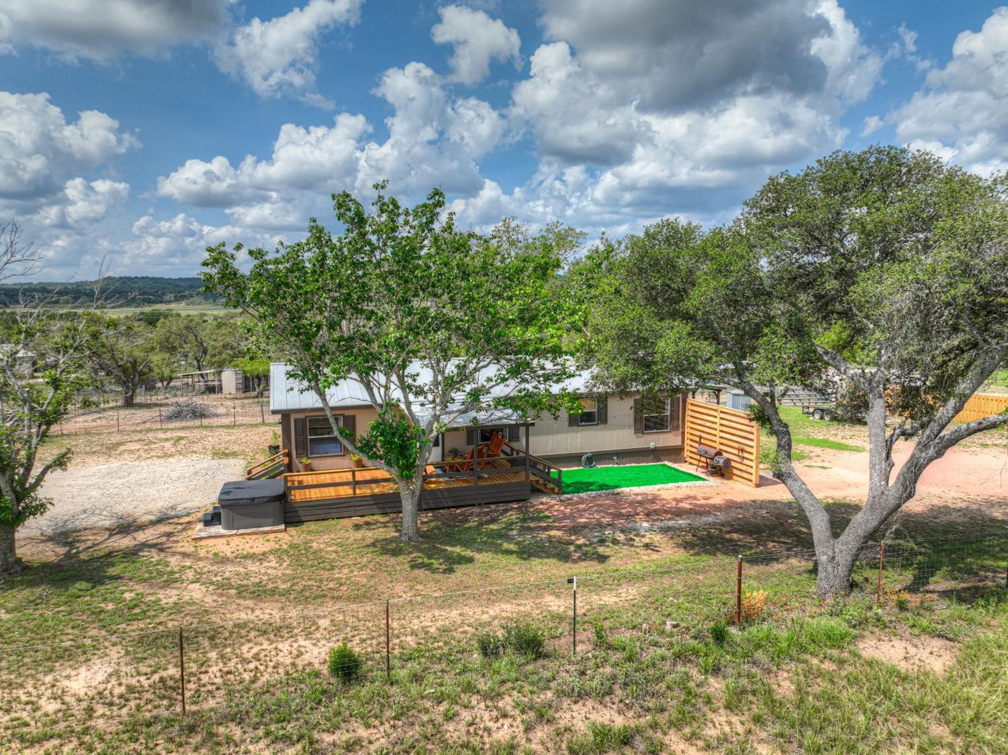 Willa Sage: Peaceful Hill Country Retreat With Hot-Tub! Fredericksburg Zewnętrze zdjęcie