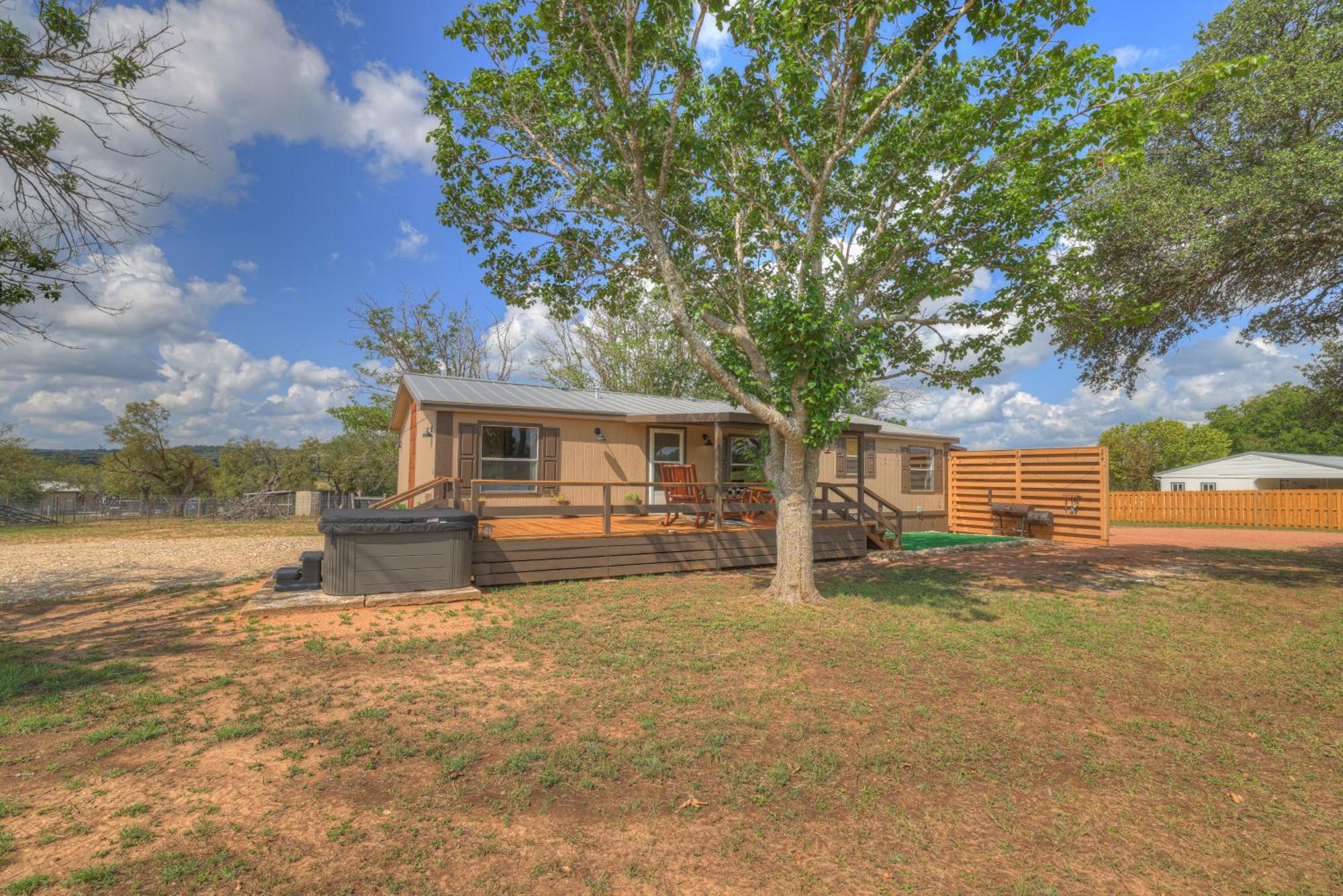 Willa Sage: Peaceful Hill Country Retreat With Hot-Tub! Fredericksburg Zewnętrze zdjęcie